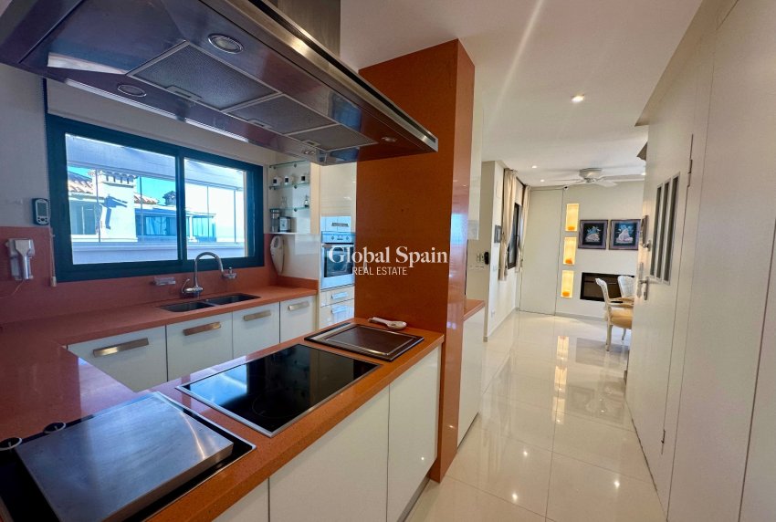 Wederverkoop - APPARTEMENT -
GUARDAMAR DEL SEGURA - Marjal Beach