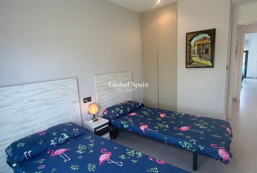 Wederverkoop - APPARTEMENT -
GUARDAMAR DEL SEGURA - Oasis Beach