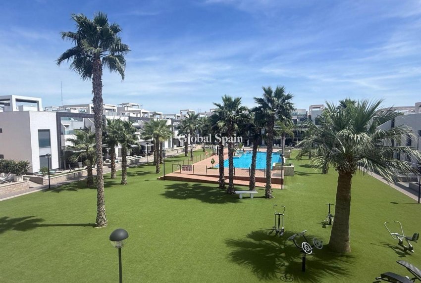 Wederverkoop - APPARTEMENT -
GUARDAMAR DEL SEGURA - Oasis Beach
