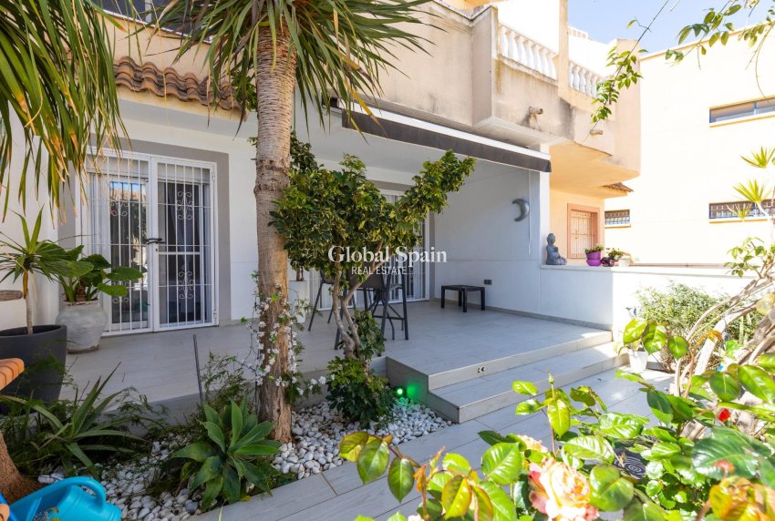 Wederverkoop - APPARTEMENT -
GUARDAMAR DEL SEGURA - Urbanizaciones