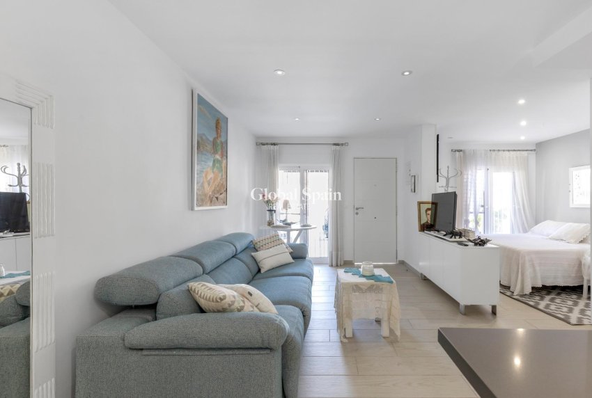 Wederverkoop - APPARTEMENT -
GUARDAMAR DEL SEGURA - Urbanizaciones