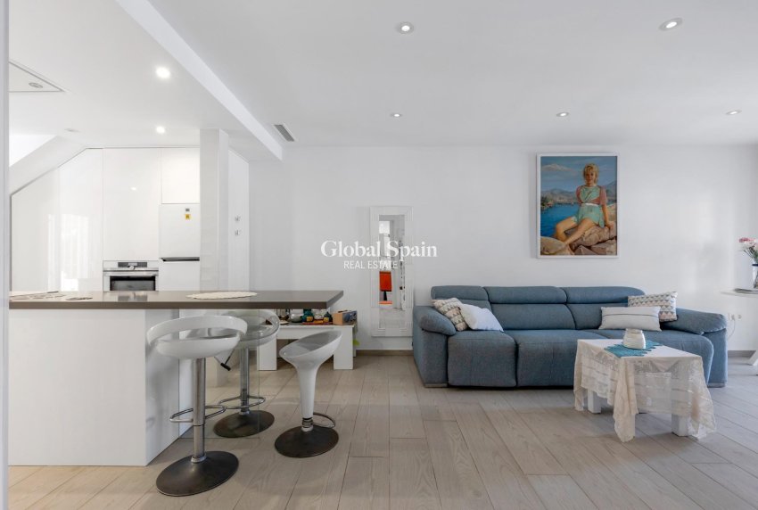 Wederverkoop - APPARTEMENT -
GUARDAMAR DEL SEGURA - Urbanizaciones