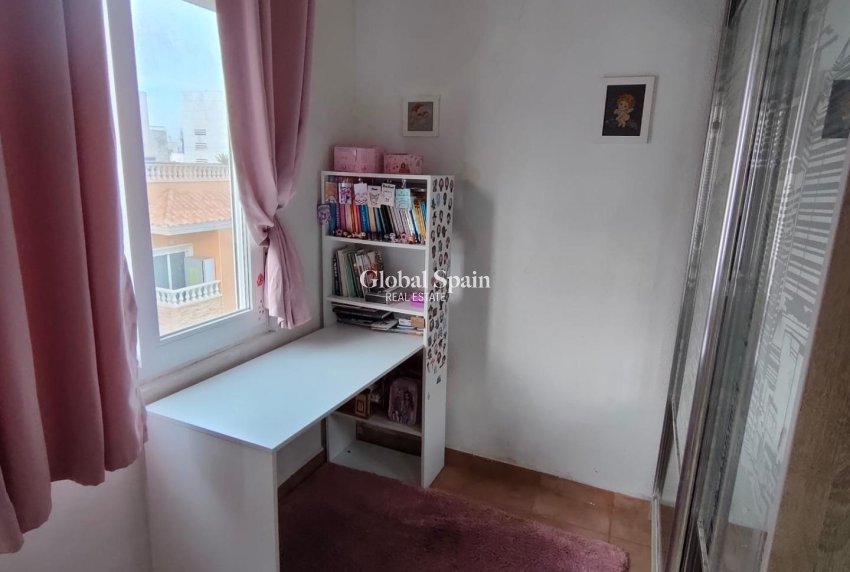 Wederverkoop - APPARTEMENT -
GUARDAMAR DEL SEGURA - Zona Pueblo