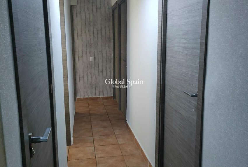 Wederverkoop - APPARTEMENT -
GUARDAMAR DEL SEGURA - Zona Pueblo