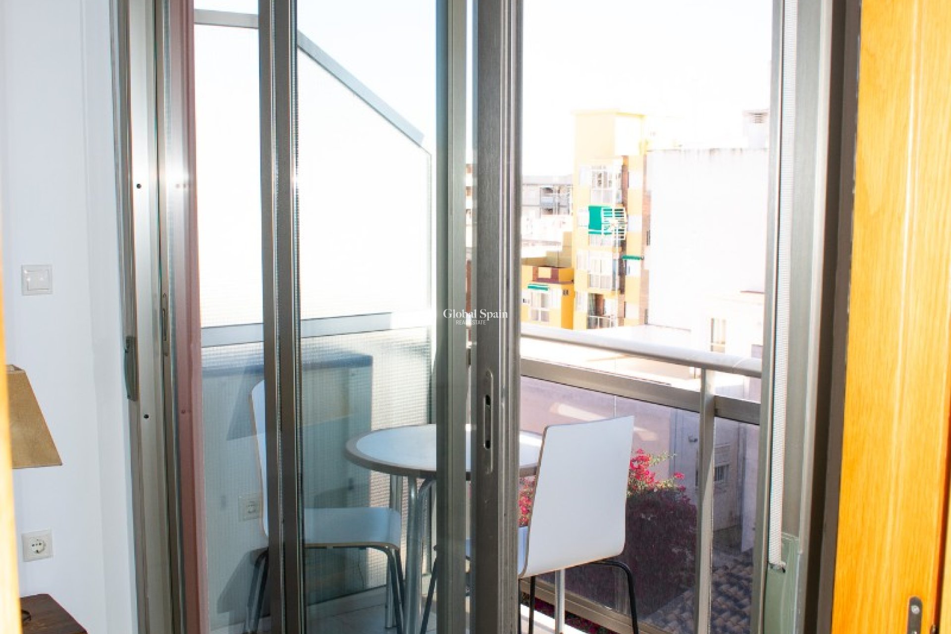 Wederverkoop - APPARTEMENT -
GUARDAMAR DEL SEGURA