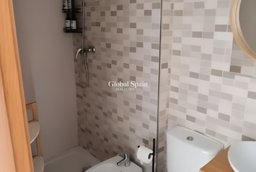 Wederverkoop - APPARTEMENT -
GUARDAMAR DEL SEGURA