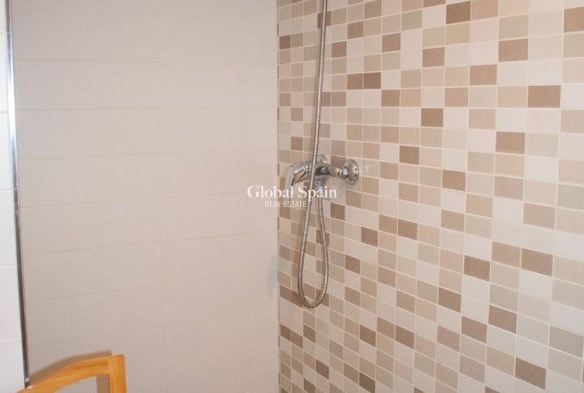 Wederverkoop - APPARTEMENT -
GUARDAMAR DEL SEGURA