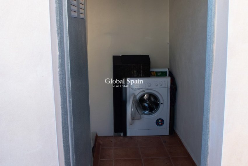 Wederverkoop - APPARTEMENT -
GUARDAMAR DEL SEGURA