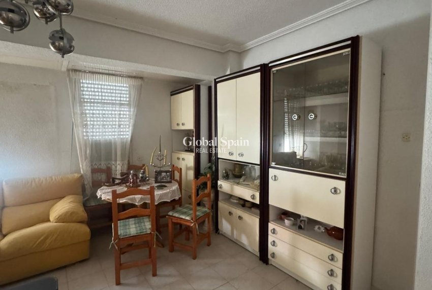 Wederverkoop - APPARTEMENT -
GUARDAMAR DEL SEGURA