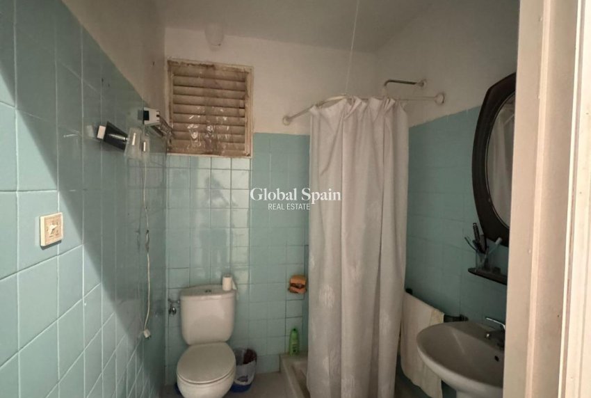 Wederverkoop - APPARTEMENT -
GUARDAMAR DEL SEGURA