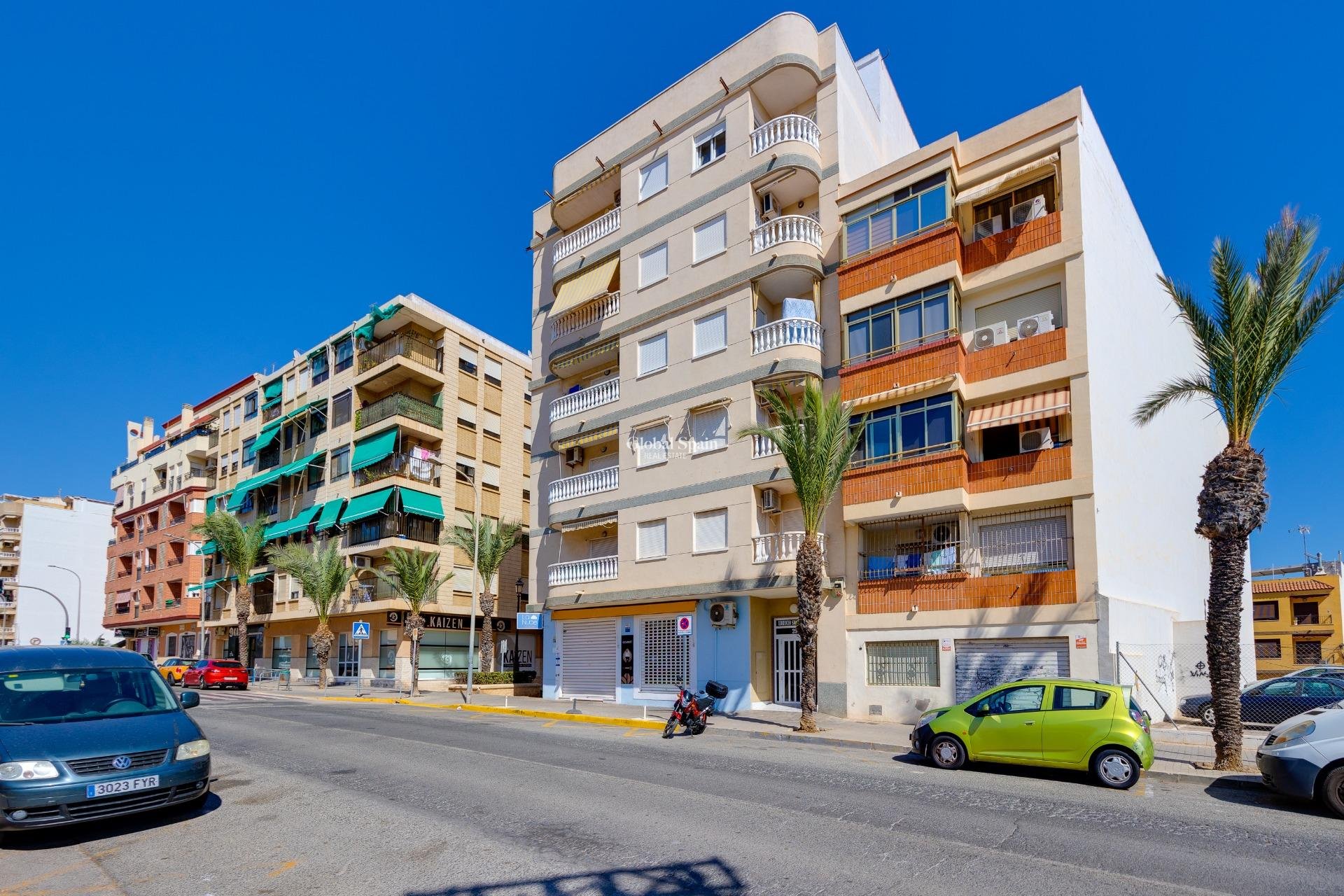 Wederverkoop - APPARTEMENT -
GUARDAMAR DEL SEGURA
