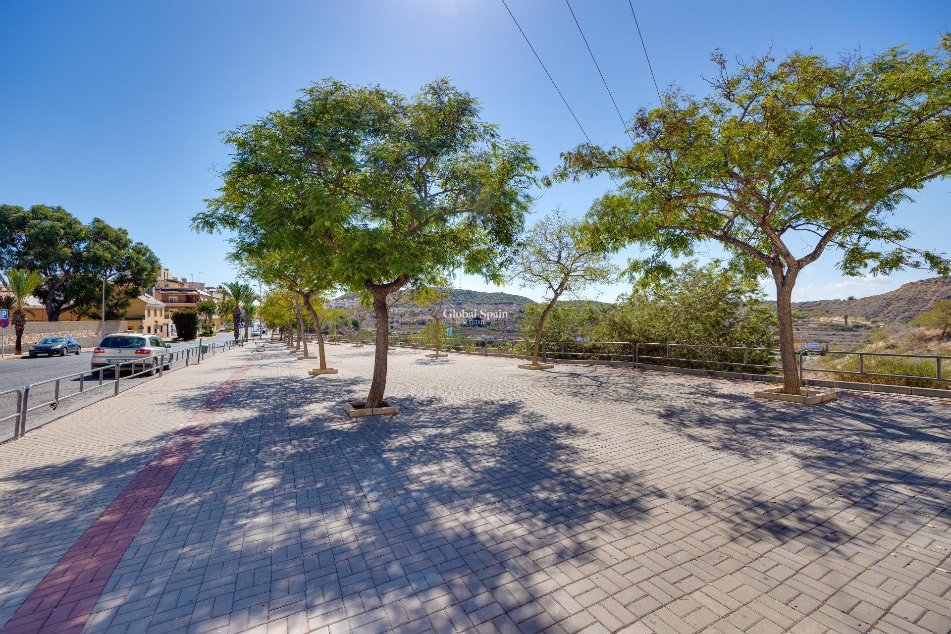 Wederverkoop - APPARTEMENT -
GUARDAMAR DEL SEGURA