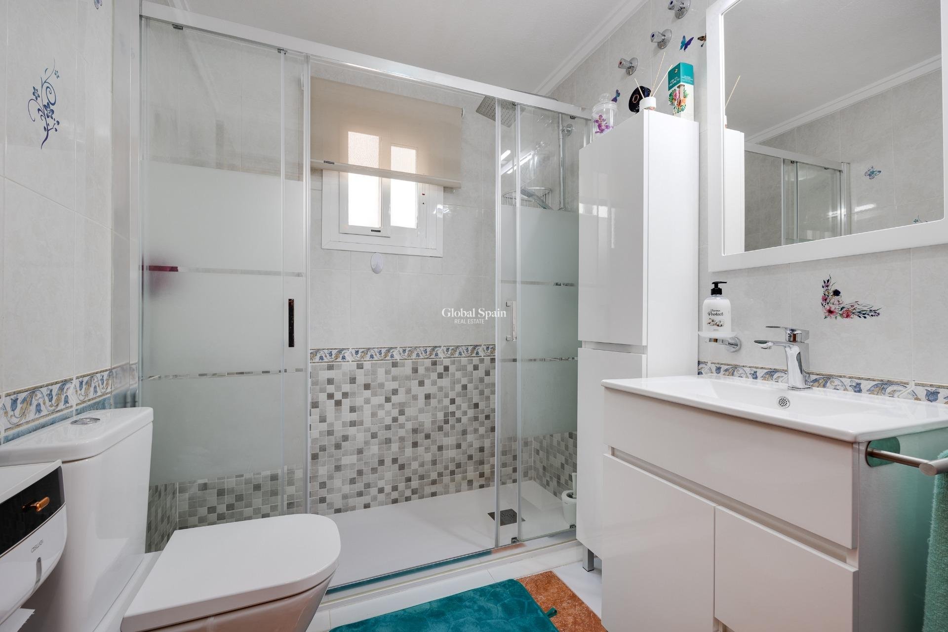 Wederverkoop - APPARTEMENT -
GUARDAMAR DEL SEGURA