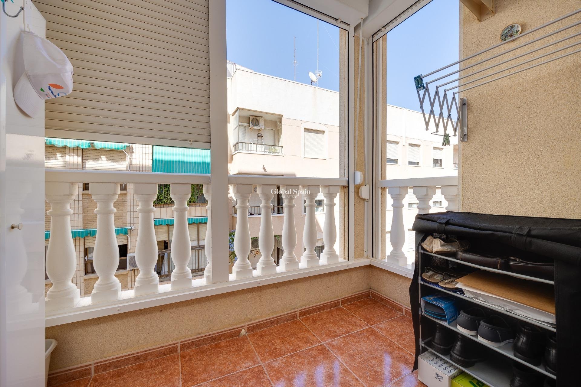 Wederverkoop - APPARTEMENT -
GUARDAMAR DEL SEGURA