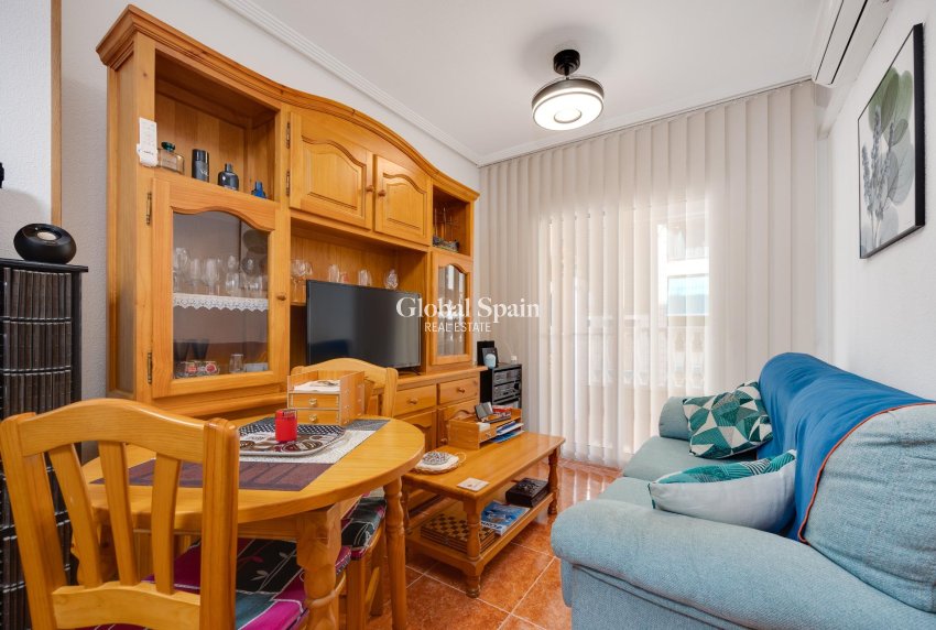 Wederverkoop - APPARTEMENT -
GUARDAMAR DEL SEGURA