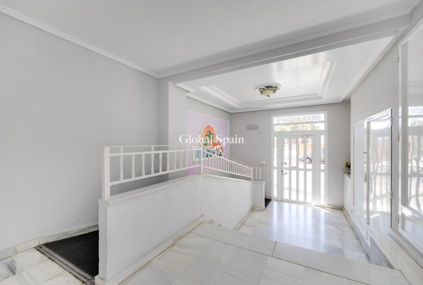 Wederverkoop - APPARTEMENT -
GUARDAMAR DEL SEGURA