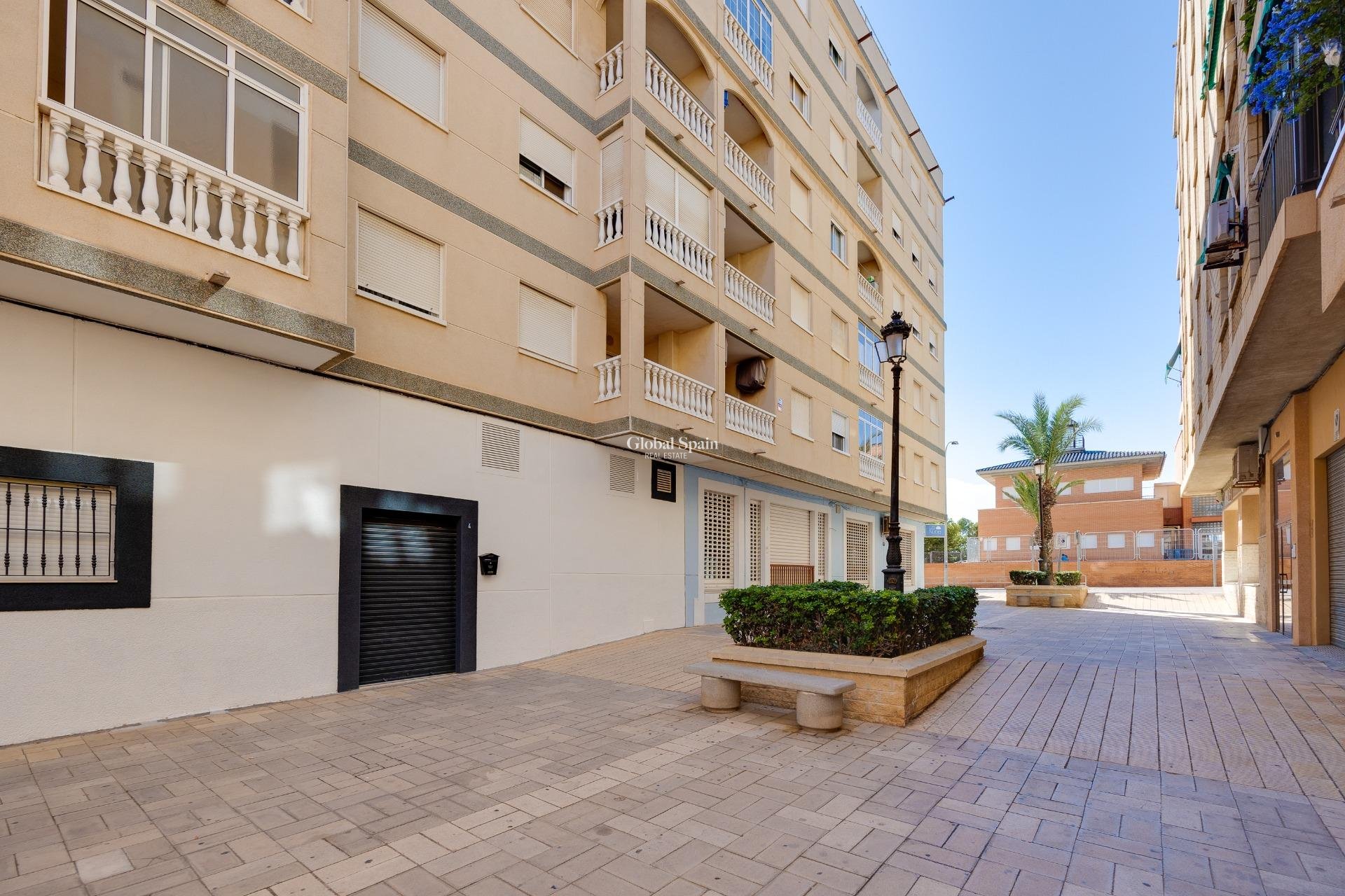 Wederverkoop - APPARTEMENT -
GUARDAMAR DEL SEGURA