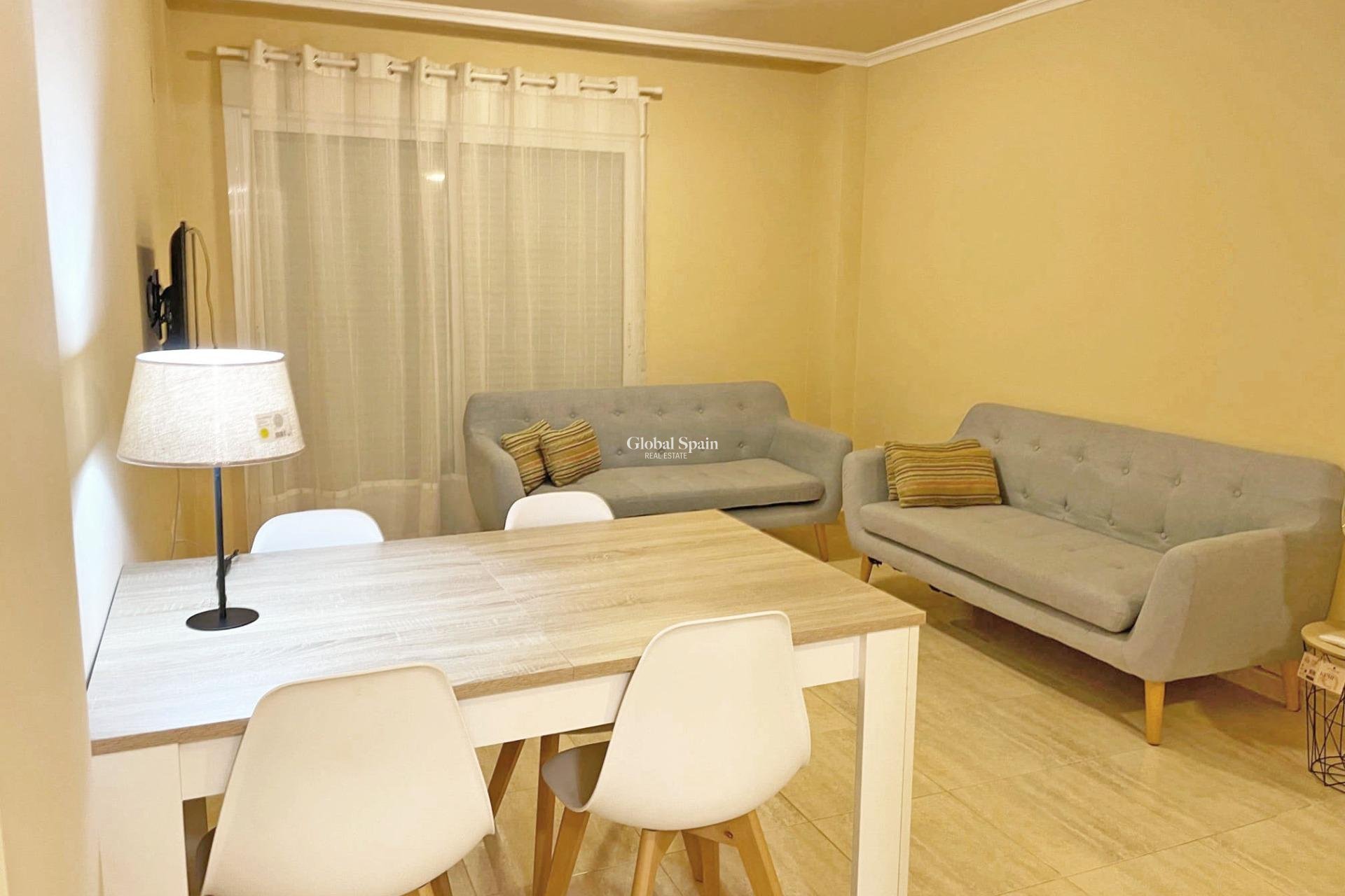 Wederverkoop - APPARTEMENT -
GUARDAMAR DEL SEGURA