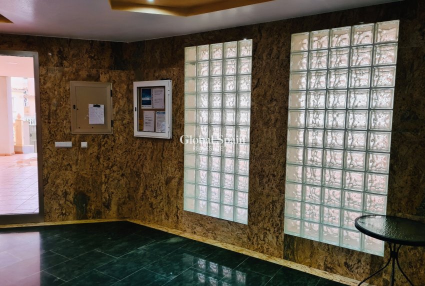 Wederverkoop - APPARTEMENT -
GUARDAMAR DEL SEGURA