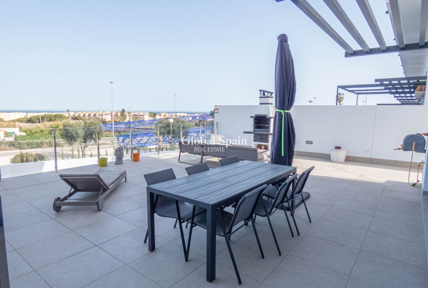 Wederverkoop - APPARTEMENT -
GUARDAMAR DEL SEGURA