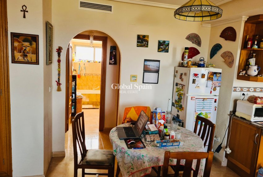 Wederverkoop - APPARTEMENT -
GUARDAMAR DEL SEGURA