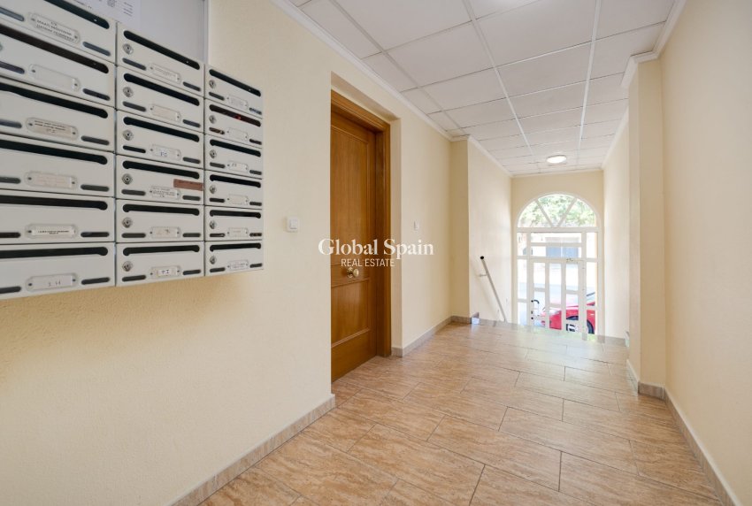 Wederverkoop - APPARTEMENT -
JACARILLA - Inland