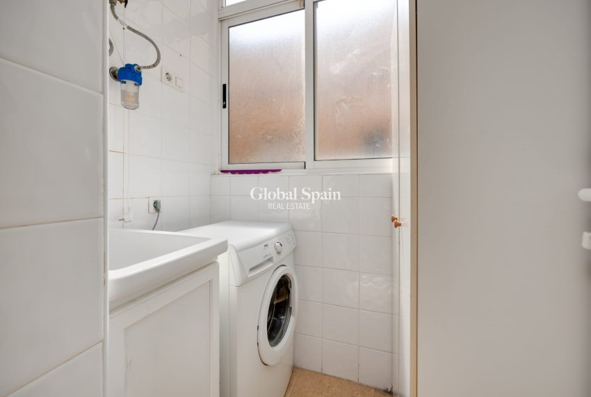 Wederverkoop - APPARTEMENT -
JACARILLA - Inland