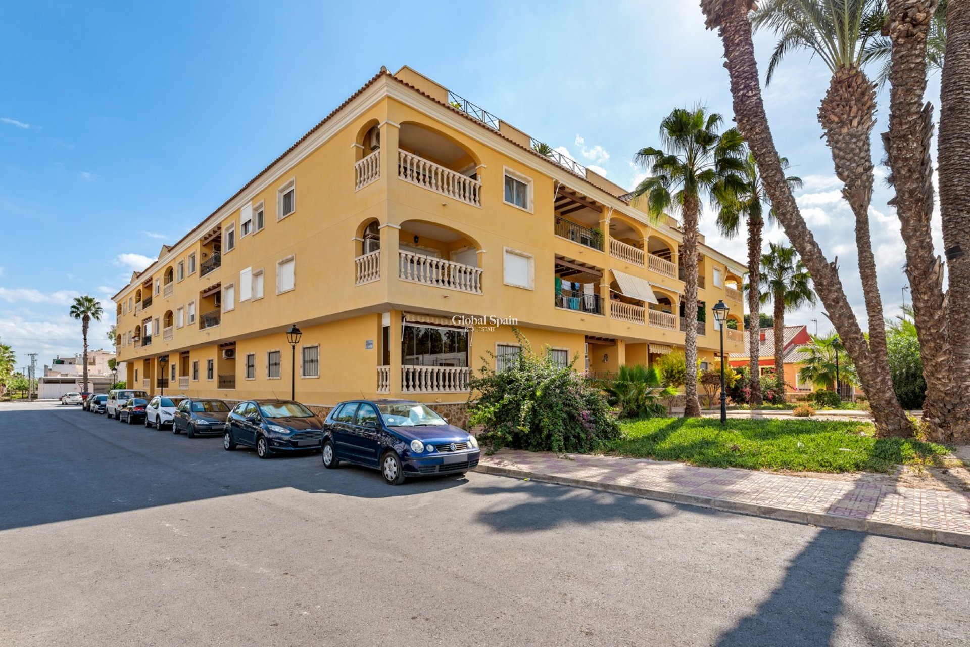 Wederverkoop - APPARTEMENT -
JACARILLA - Inland