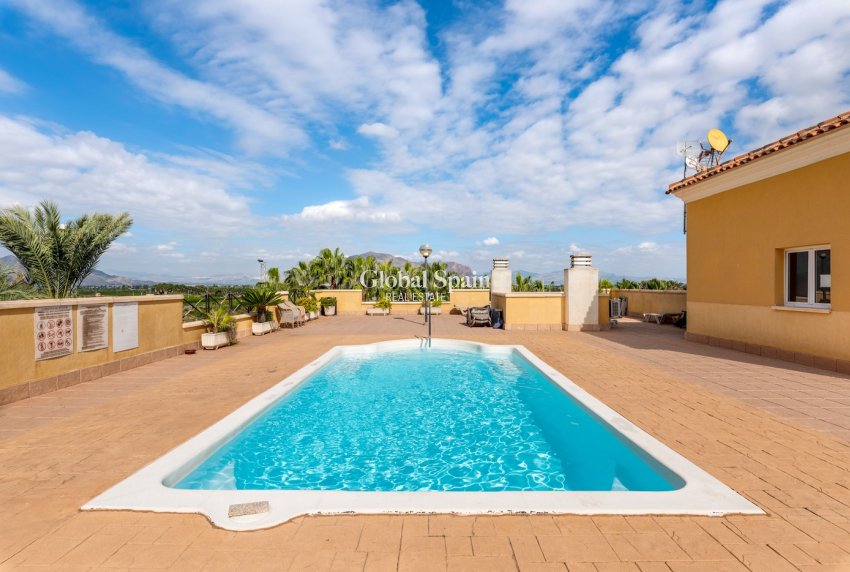 Wederverkoop - APPARTEMENT -
JACARILLA - Inland