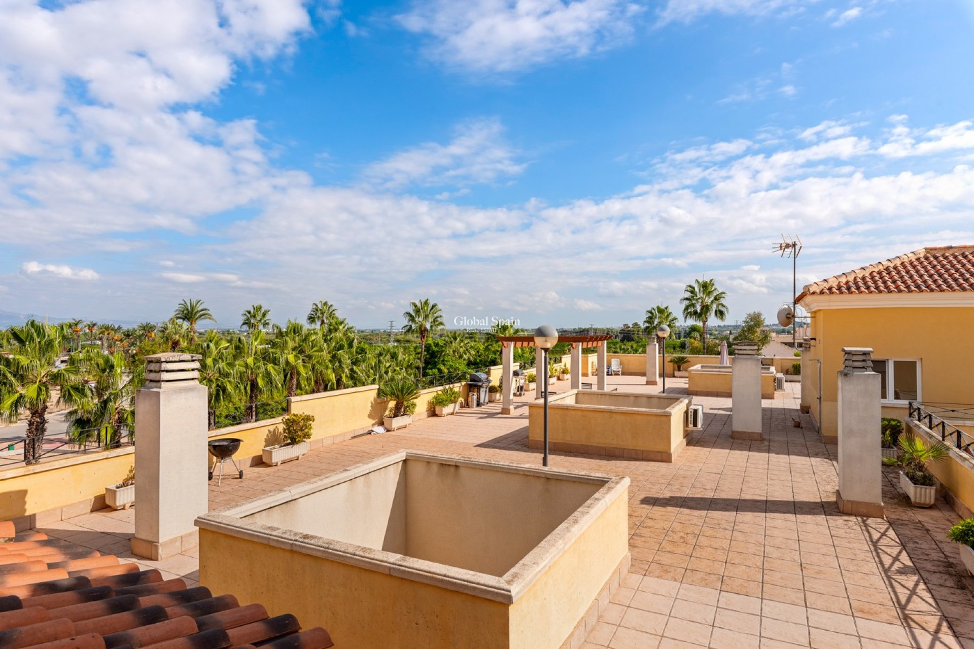 Wederverkoop - APPARTEMENT -
JACARILLA - Inland
