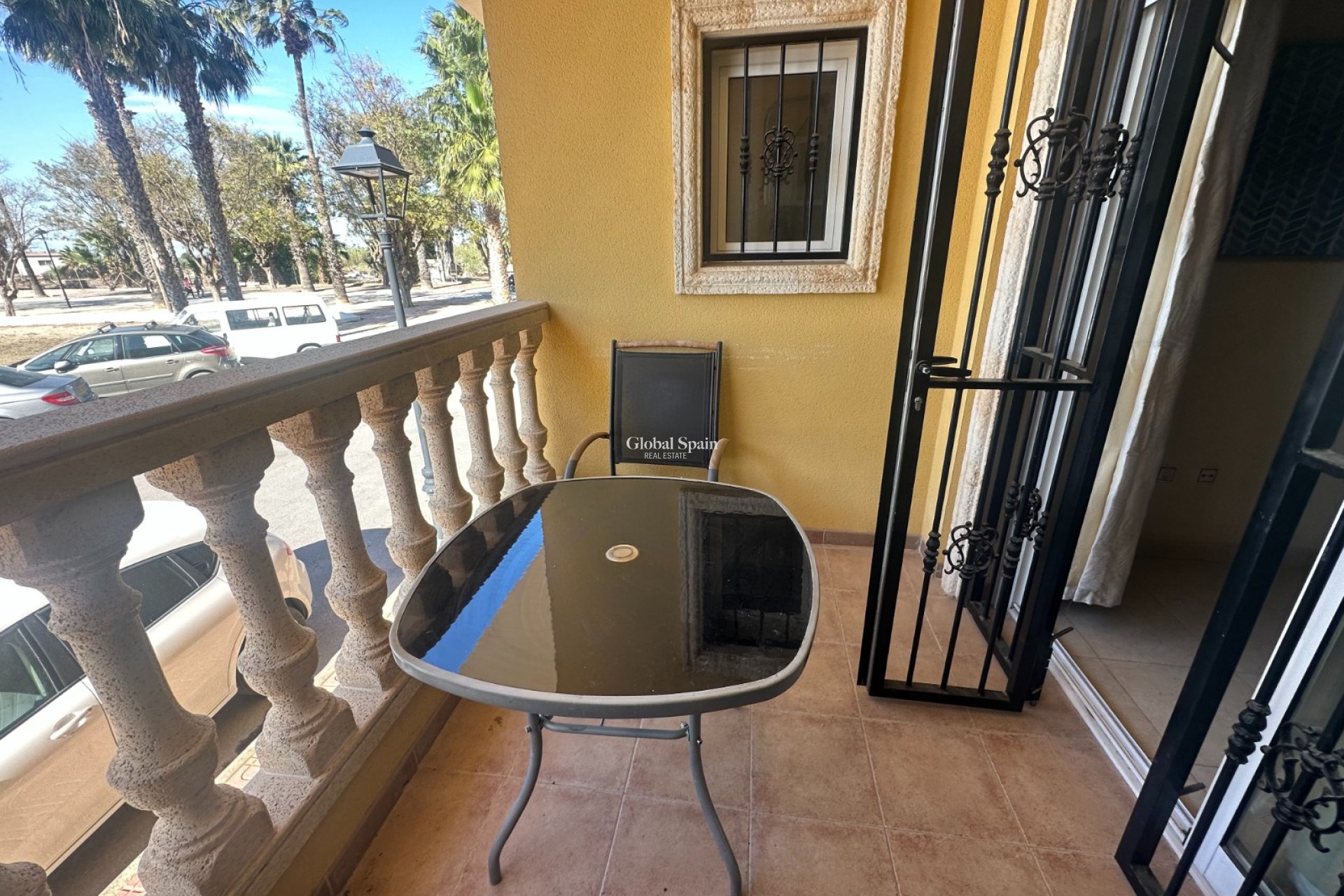 Wederverkoop - APPARTEMENT -
JACARILLA - Inland