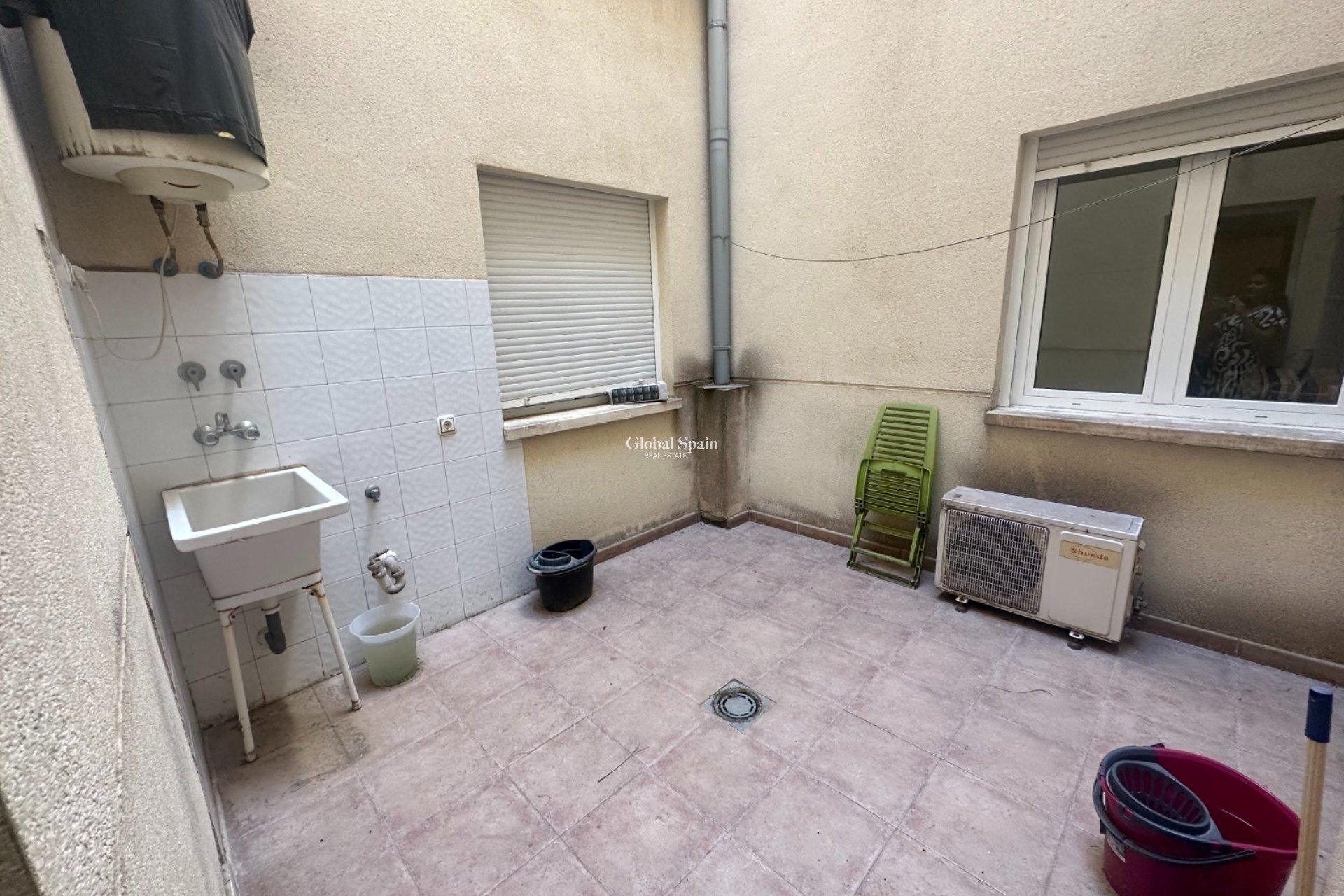 Wederverkoop - APPARTEMENT -
JACARILLA - Inland