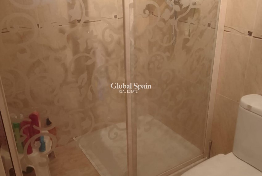 Wederverkoop - APPARTEMENT -
JACARILLA - Jacarilla