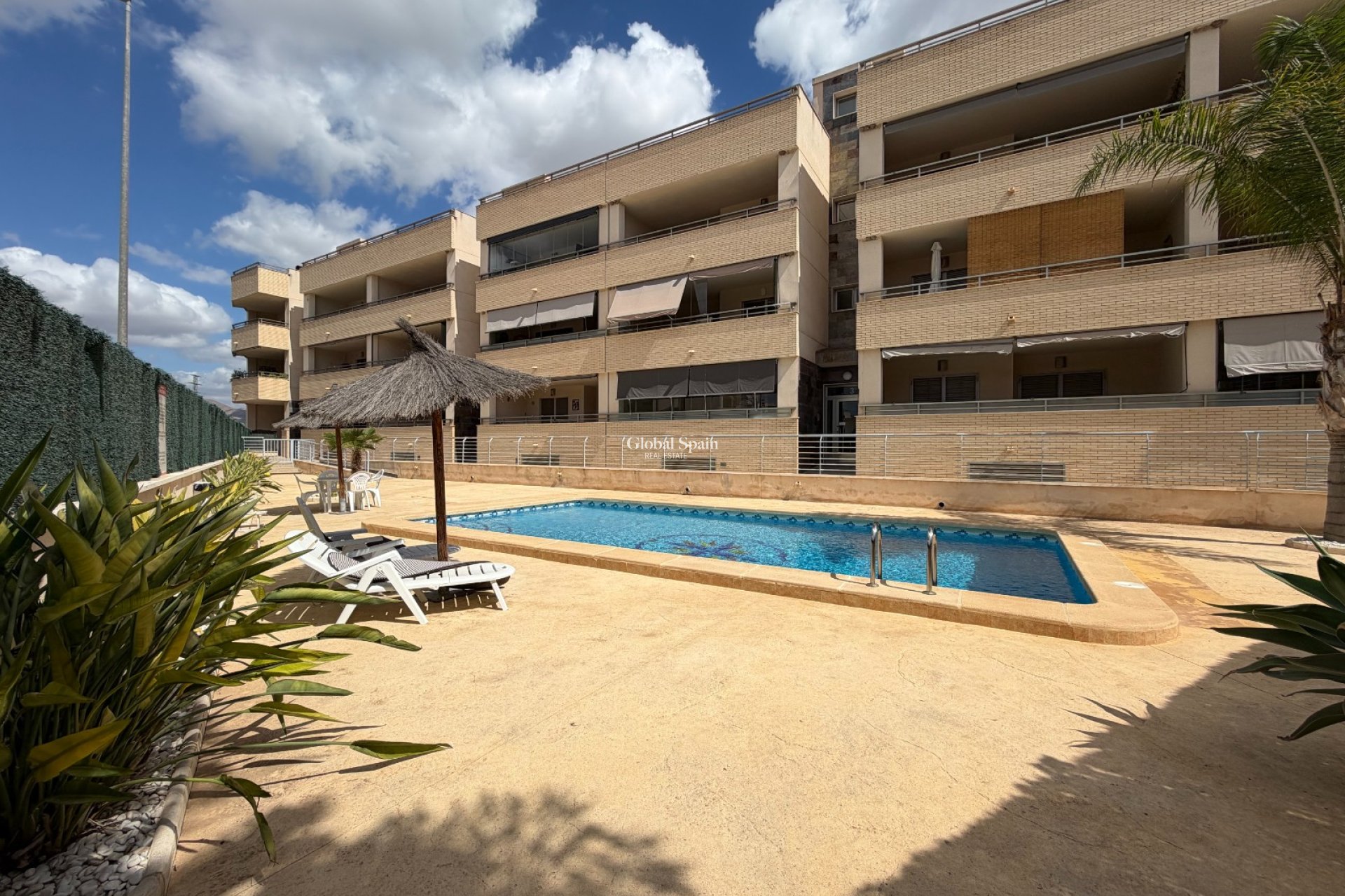 Wederverkoop - APPARTEMENT -
JACARILLA - Jacarilla