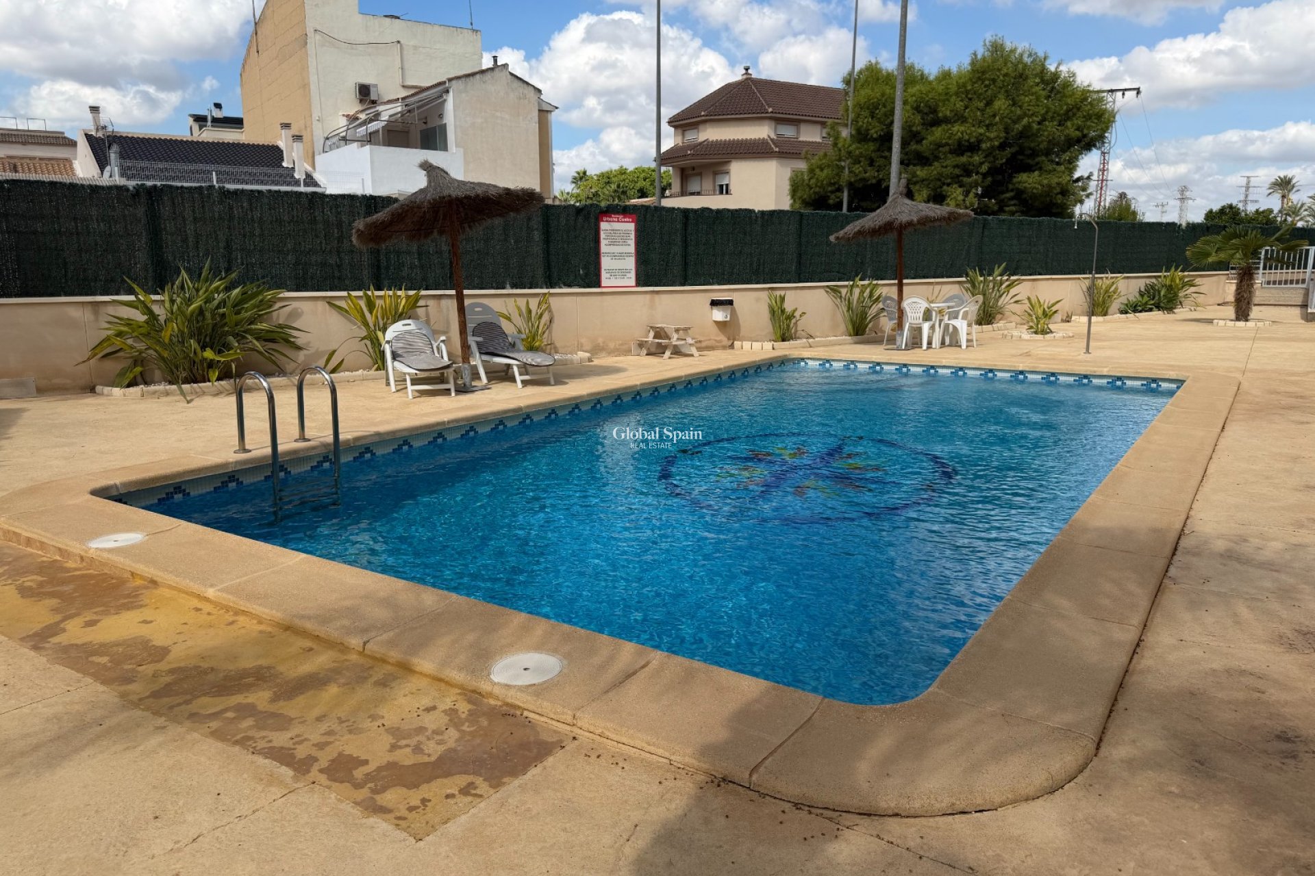 Wederverkoop - APPARTEMENT -
JACARILLA - Jacarilla