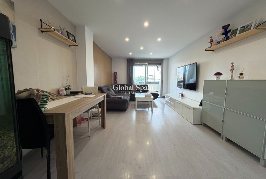 Wederverkoop - APPARTEMENT -
JACARILLA - Jacarilla