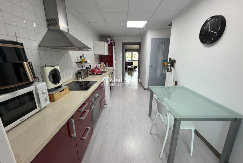Wederverkoop - APPARTEMENT -
JACARILLA - Jacarilla