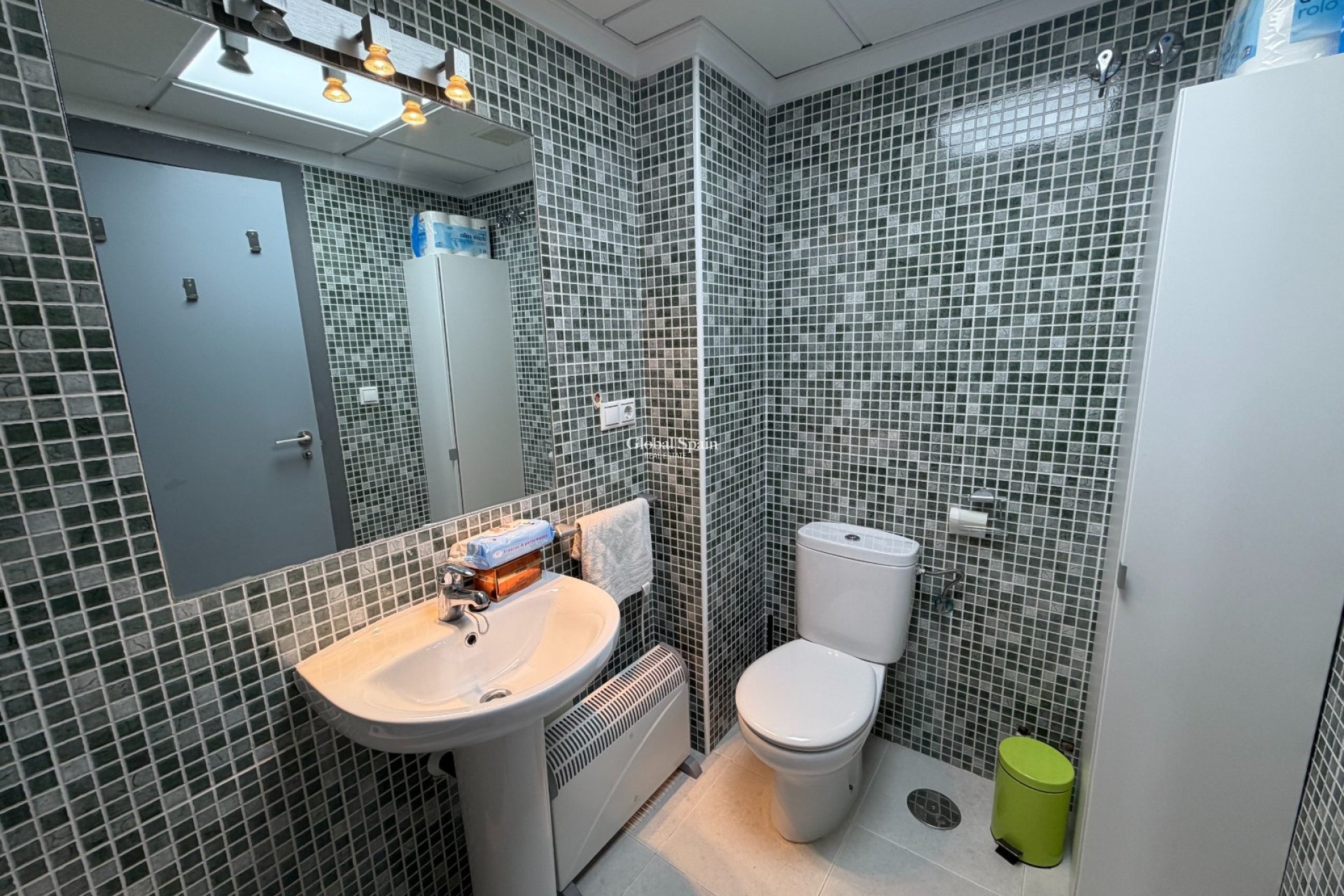 Wederverkoop - APPARTEMENT -
JACARILLA - Jacarilla
