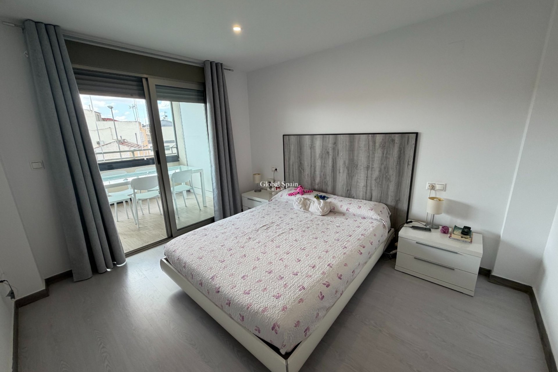 Wederverkoop - APPARTEMENT -
JACARILLA - Jacarilla