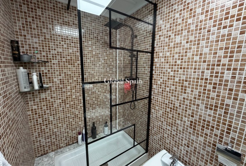 Wederverkoop - APPARTEMENT -
JACARILLA - Jacarilla