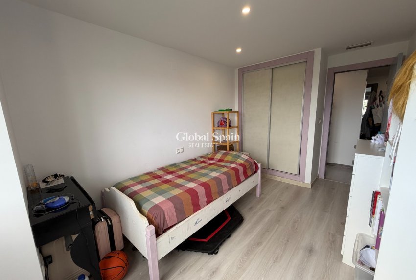 Wederverkoop - APPARTEMENT -
JACARILLA - Jacarilla