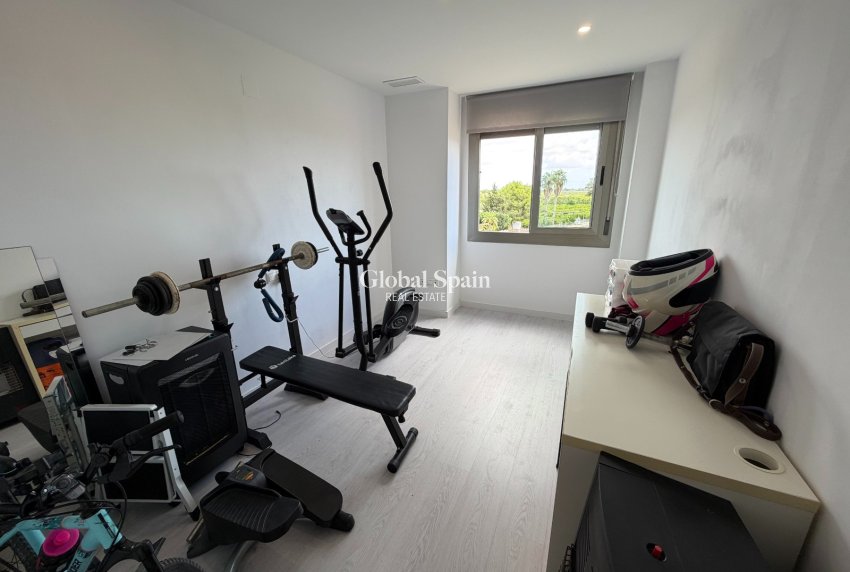 Wederverkoop - APPARTEMENT -
JACARILLA - Jacarilla