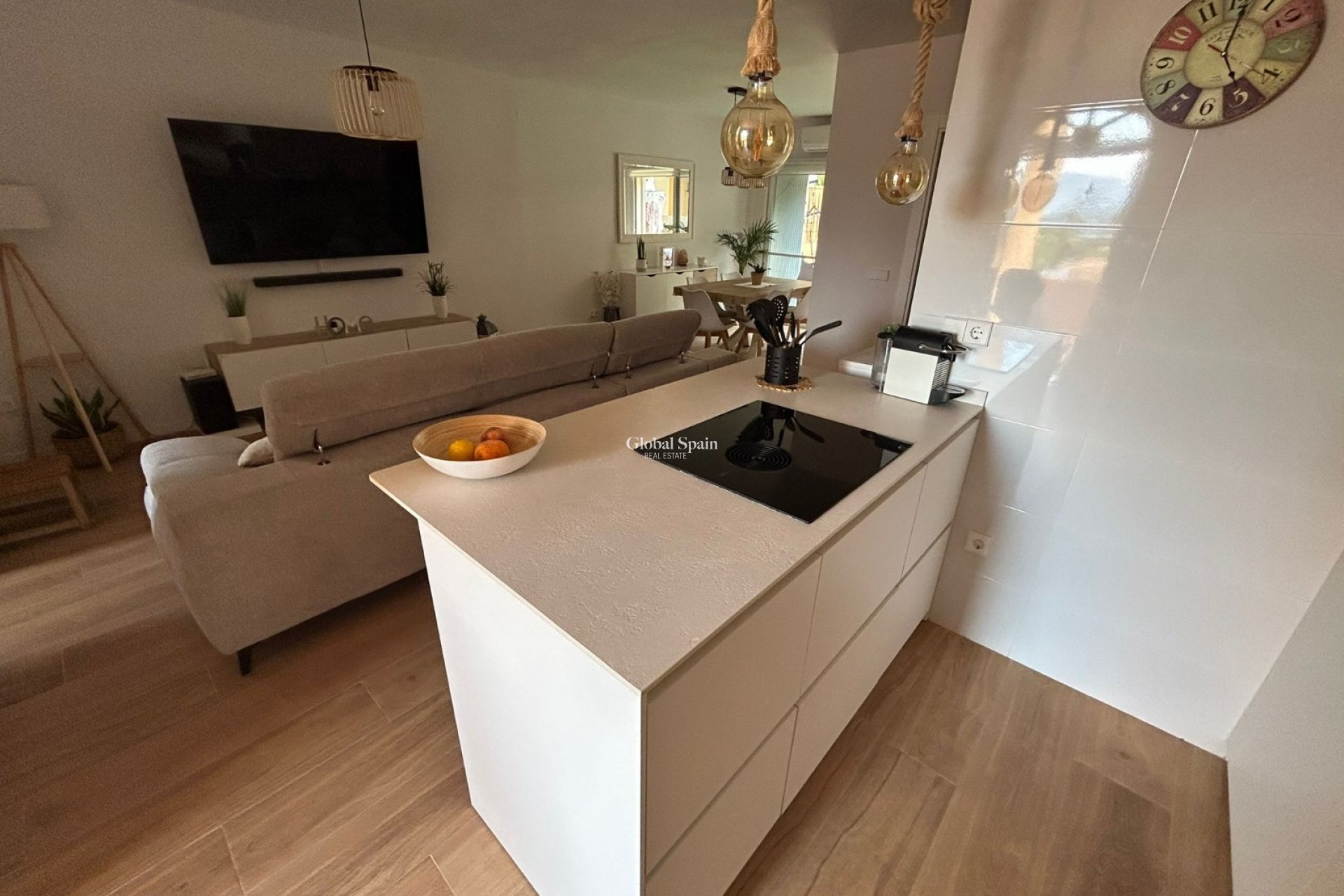 Wederverkoop - APPARTEMENT -
L'ALBIR - center