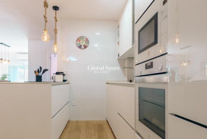 Wederverkoop - APPARTEMENT -
L'ALBIR - center