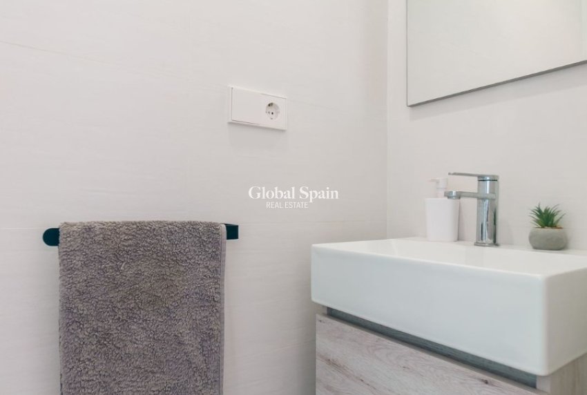 Wederverkoop - APPARTEMENT -
L'ALBIR - center