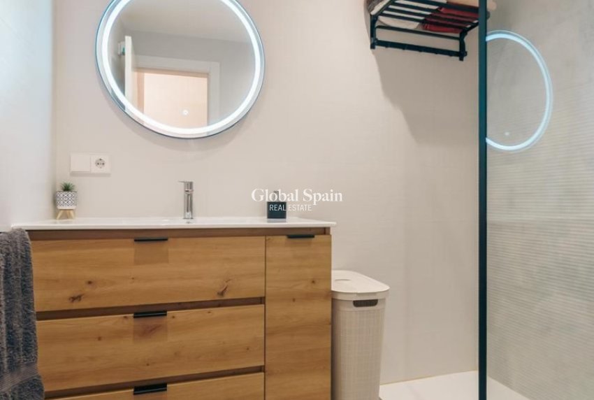 Wederverkoop - APPARTEMENT -
L'ALBIR - center