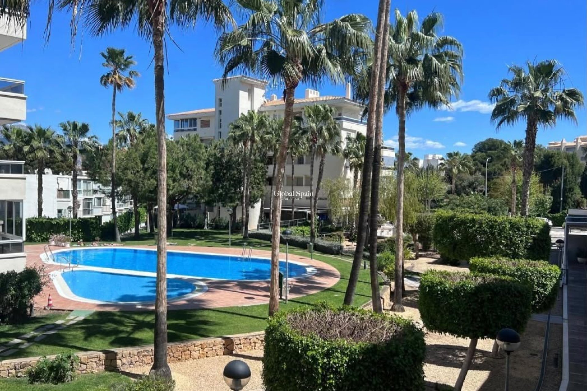 Wederverkoop - APPARTEMENT -
L'ALBIR - center