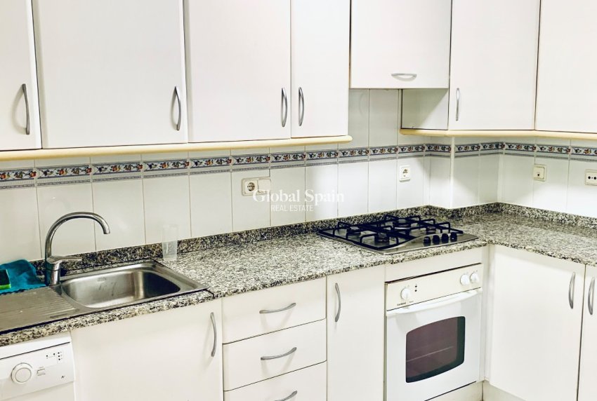 Wederverkoop - APPARTEMENT -
L'ALBIR - center