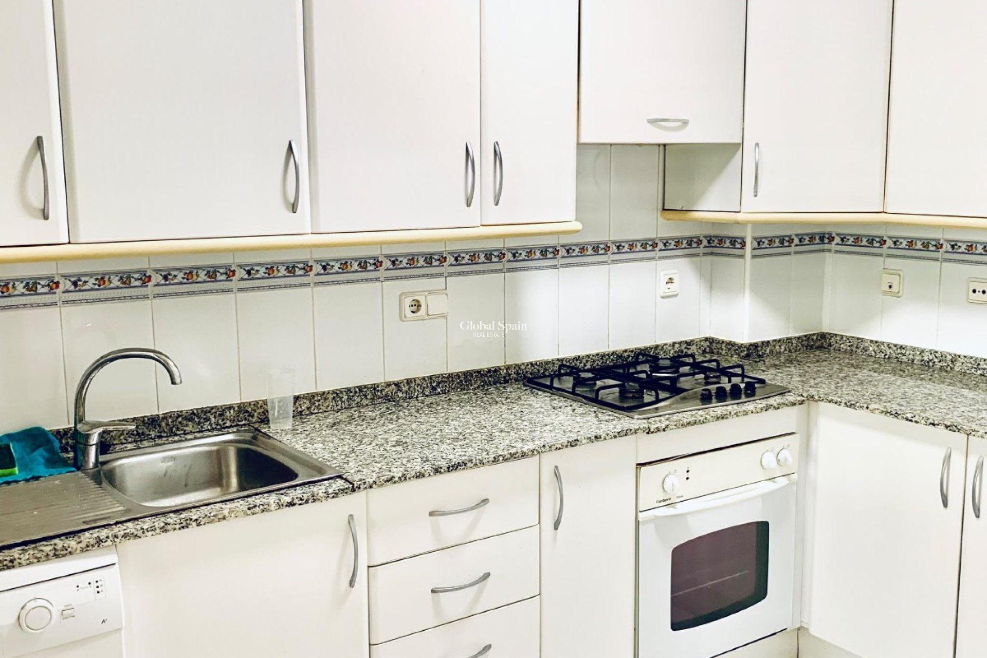 Wederverkoop - APPARTEMENT -
L'ALBIR - center