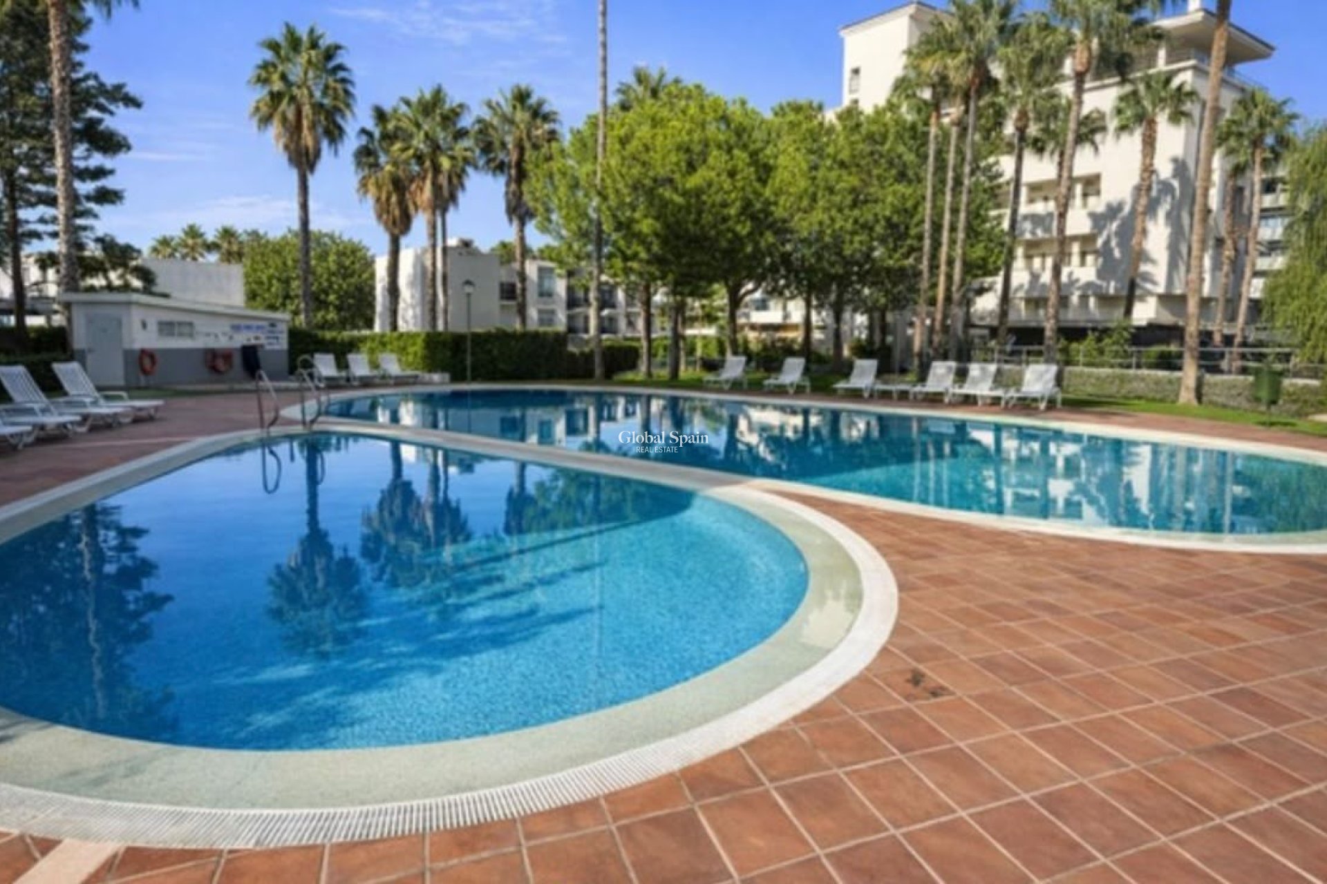 Wederverkoop - APPARTEMENT -
L'ALBIR - center